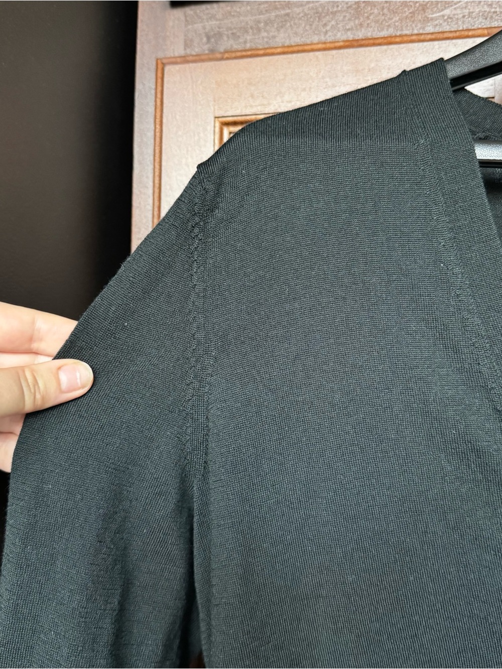 Banana Republic Black 100% Merino Wool V-Neck Cardigan Sweater Medium - Picture 4 of 6